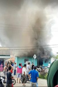 Rumah Kayu Palmatak Dilahap Si Jago Merah