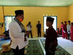 Haris Prioritaskan Seorang Anak Yatim DiKuliahkan