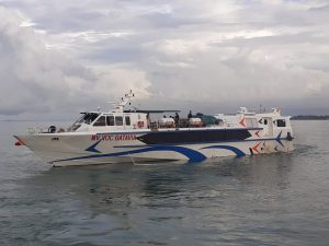 Buruh Girang Kapal Feri Sandar, Kenapa?