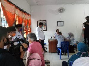 Bupati dan Wabup Tinjau Pembagian BST