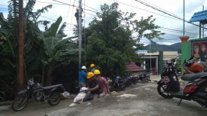 PLN Lakukan Perbaikan Kabel Listrik Yang Rusak