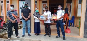 31 KPM Desa Landak Terima Sembako Provinsi Kepri