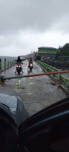 Tiang Lampu Tumbang Kuat Dugaan Ditiup Angin
