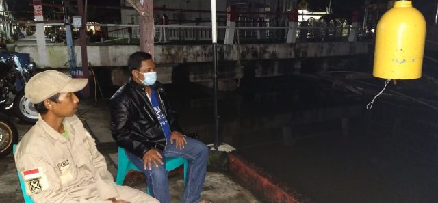 Waspada!!! Pasang Air Laut Merendam Akses Jalan