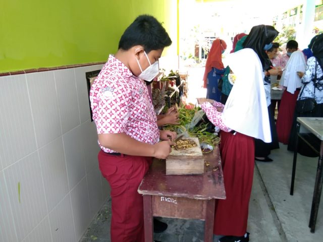 Murid SD Saja Peduli Dengan Sampah, Anda?