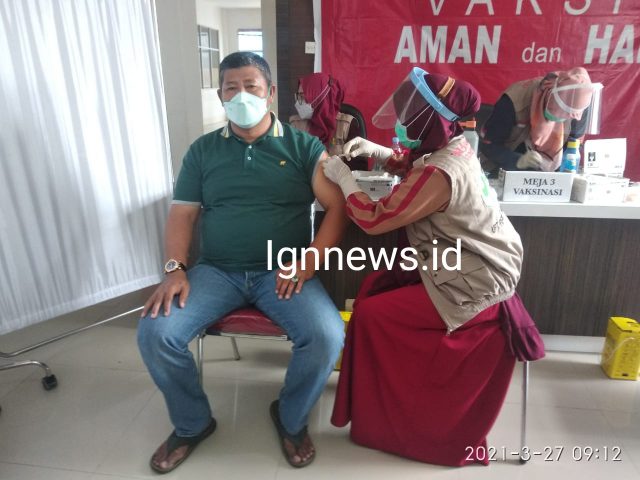 Bupati Bersama Wabup Anambas Telah Disuntik Vaksin