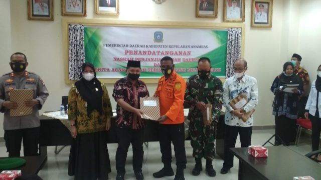 Pemda Anambas Serah Terima Hibah Lahan Kepada Pos SAR