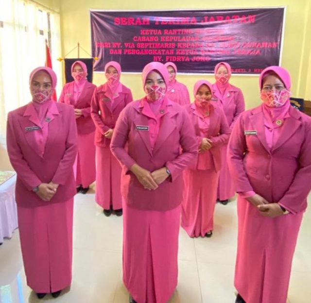 Warna Pink Hiasi Lingkungan Kantor Polres Anambas