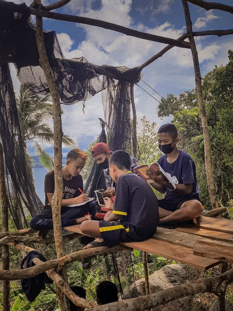 Percuma Mengeluh, Kebijakan Jaringan Kewenangan Pusat