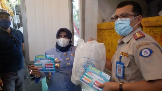 Walikota Tanjungpinang Hadiri Pembagian 1.100 Paket Ikan