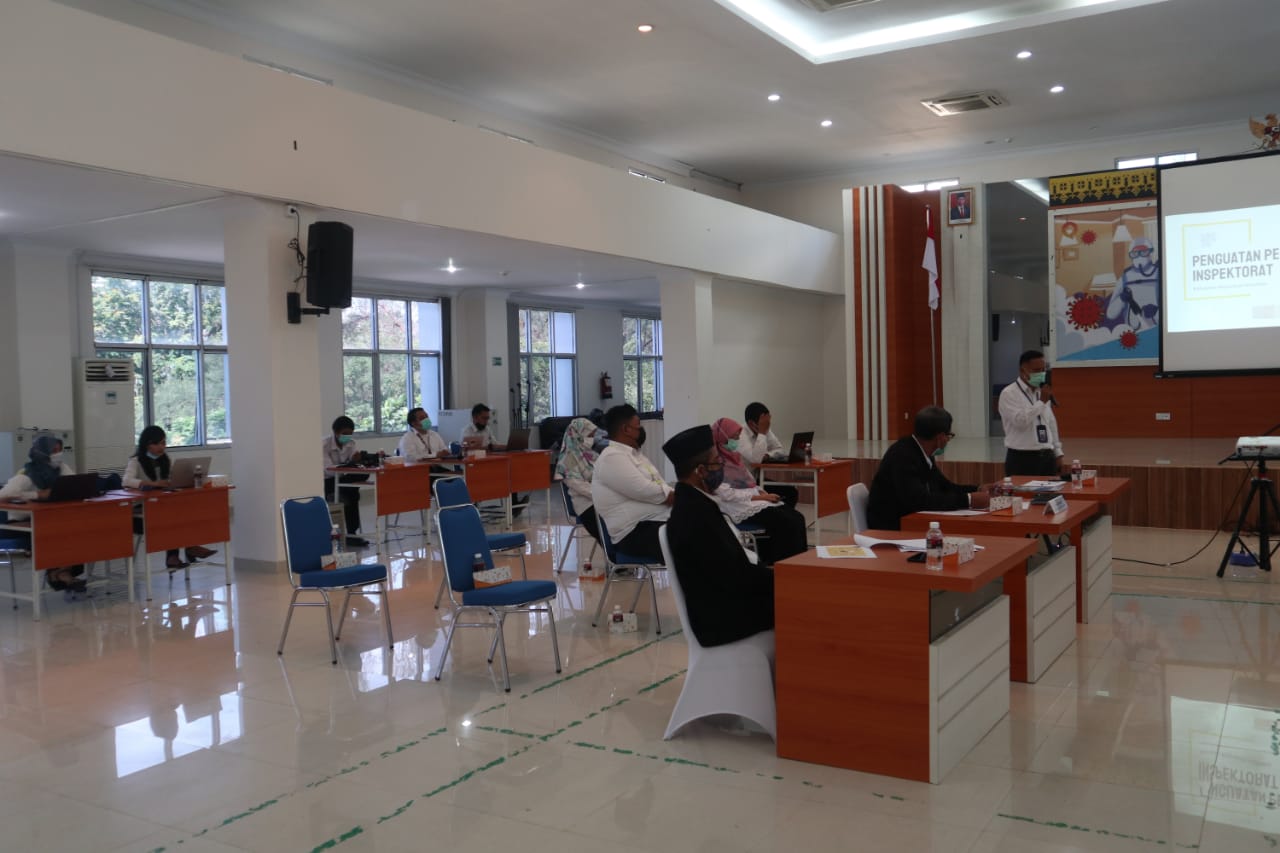 Peserta sedang mengikuti kegiatan konsultasi Peserta sedang mengikuti kegiatan konsultasi