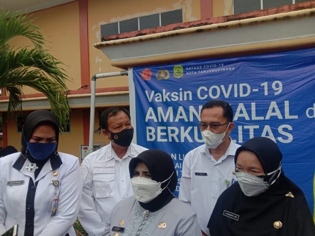 Jokowi Sapa Peserta Vaksinasi di Tanjungpinang Secara Virtual