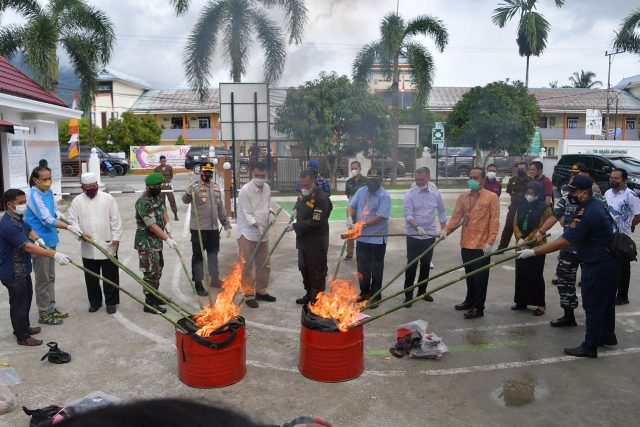 Puluhan Barbuk Perkara Pidum Dimusnahkan Kejaksaan Negeri Natuna