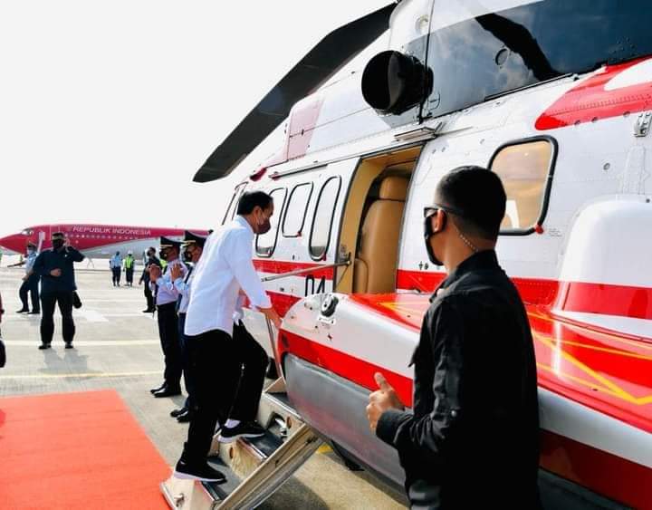 Jokowi Tiba Kota Palembang Disambut Gubernur Sumatera Selatan