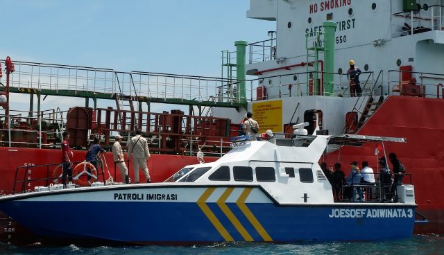 Timpora Imigrasi Tanjunguban Cek Jalur Laut Rawan Pelanggaran Keimigrasian Di Tiga Kecamatan