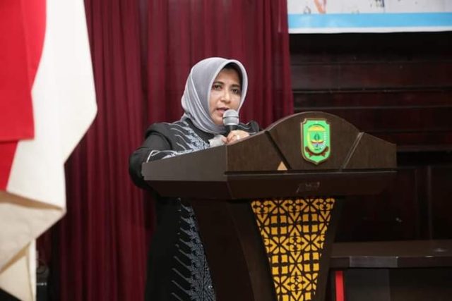 Rahma, S.IP,MM Melantik 110 CPNS Kota Tanjungpinang Menjadi PNS