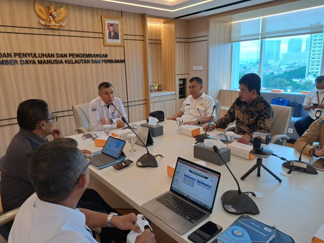 Trobosan Khususnya Bidang Pendidikan Bupati Sambangi BRSDM-KKP