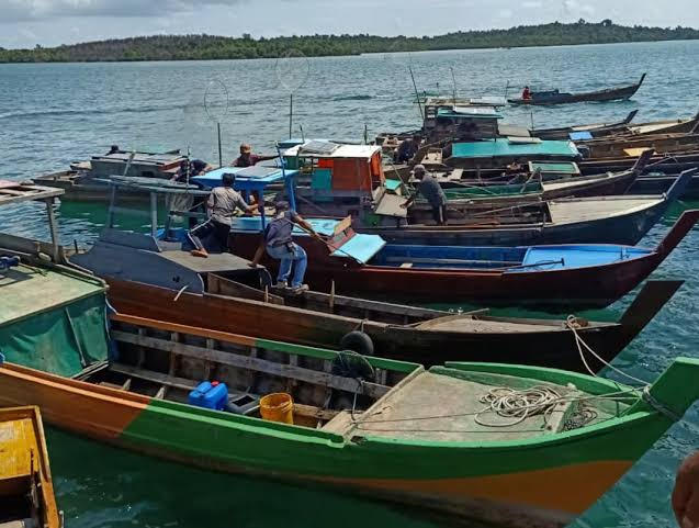 Kapal Sotong Ganggu Aktivitas Nelayan Tanjung Keriting
