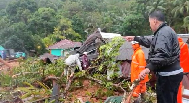Bupati Siapkan kebutuhan Makanan Untuk Pengungsi Tanah Longsor di Dua Kecamatan