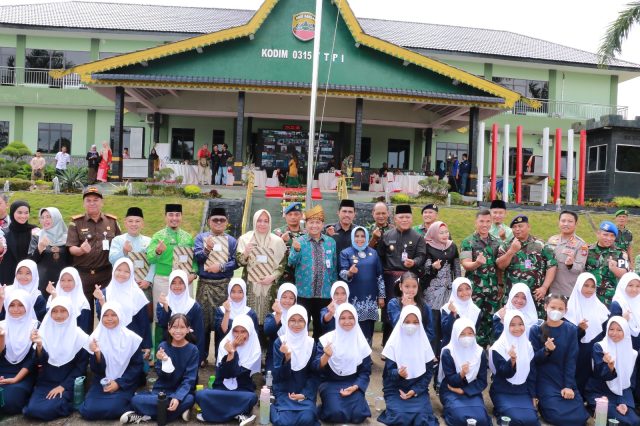 Sebelas Ribuan Pelajar Putri Tanjungpinang Serentak Minum TTD