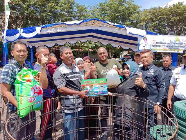 DPPP Tanjungpinang Salurkan Bantuan Sarana Kepada Petani