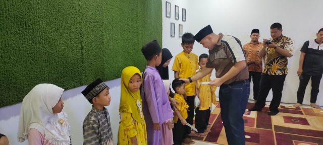 Jumat Berkah Kajari Santuni Anak Yatim-Piatu