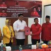 Datang Serahkan Formulir Kepala Daerah, Roby Kurniawan Disambut Meriah Puluhan Pengurus PDIP Bintan