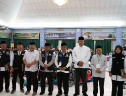 Bupati dan Wakil Bupati Lepas 48 JCH Asal Kabupaten Anambas