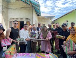 Momen Kunjungan wisatawan Bupati Promosikan Hasil Kerajinan Daerah