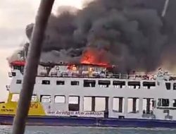 Kapal Roro Tujuan Punggur-Tanjungbalai Terbakar Saat Lego Jangkar