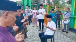 Wabup Anambas Bagikan Bantuan Operasional Masjid dan Mushola