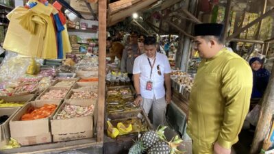 Bupati Roby Cek Pasar Murah Dan Stok Bahan Pokok Di Pasar Tanjunguban