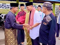 Safari Ramadhan di Desa Nyamuk, Ketua DPRD Anambas Bagikan Sembako