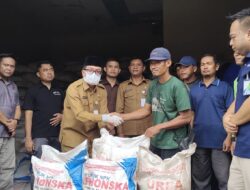 Pemkab Natuna Salurkan Sebanyak 149 Ton Pupuk Subsidi Kepada Para Petani