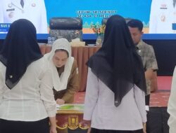Sebanyak 484 SK CPNS dan PPPK Tahap 1 Diserahkan Pemkab Natuna