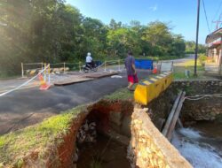 Akses Jalan Nasional Di Kampung Dukuh Ekang Anculai Bintan Nyaris Putus