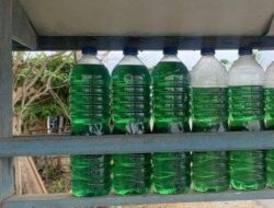 Harga Pertalite Melonjak, Warga Tarempa Beli Eceran Pakai Botol Bekas