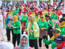 Tingkatkan Silaturahmi dan Kesehatan, BKOW Kepri Gelar Senam Sehat Bersama Ribuan Warga