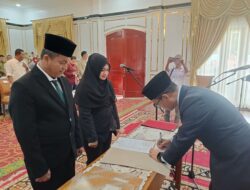Bupati Karimun Lantik Direktur Utama dan Direktur Perumda BPR Tuah Karimun