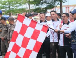 Bupati Karimun Lepas Lomba Gerak Jalan 10 Putri dan 17 KM Putra