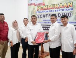 Wakil Bupati Rocky Marciano Bawole Buka Pelatihan dan Sertifikasi Scaffolfing Kelurahan Tebing