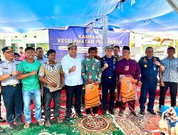 Kolaborasi Pemkab Bintan Bersama Direktorat KPLP Untuk Nelayan Pangkil, Bagikan E-Pass Kecil Hingga BPJS