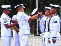 Dansatdik 1 Kodiklatal Tanjunguban Lantik 100 Prajurit TNI AL Yang Lulus Pendidikan Tamtama