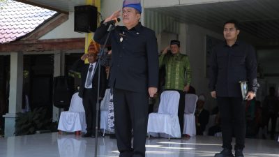 Pimpin Upacara Peringatan Hardiknas, Bupati Asaha Gunakan Tanjak Melayu