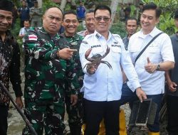 Dongkrak Ekonomi Desa, Bupati Aneng Tinjau Budidaya Kelulut dan Kepiting Bakau di Desa Langir