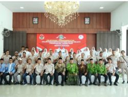 Investasi SDM Kesehatan, Bupati Taufik Lepas 17 Mahasiswa Penerima KIP ke STIKES Mitra Sejati