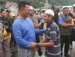 Hadir di Tengah Pemudik, Bupati Aneng Pantau Langsung Arus Nataru di Pelabuhan Tarempa