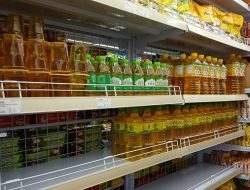 Minyak Goreng Premium Raib di Tarempa, Diduga Tertahan di Batam
