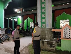 Warga Pulau Laut Merasa Nyaman Beribadah, Saat Polsek Pulau Laut Laksanakan Pengamanan Sholat Tarawih