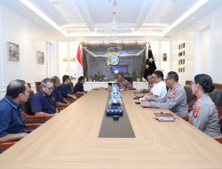 Kapolda Kepri dan Kanwil DJP Perkuat Sinergi: Kawal Pajak dan Jamin Keamanan Investasi